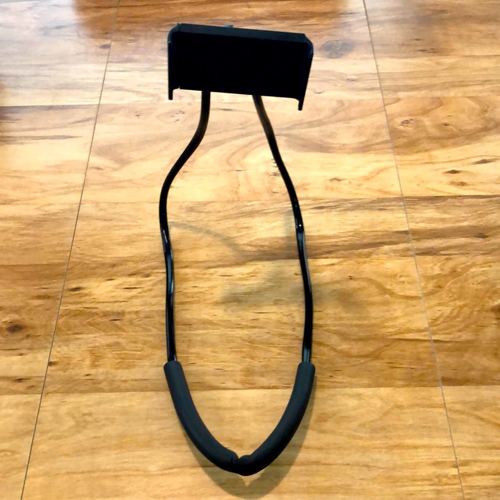 🟢 Hands-free cell phone holder